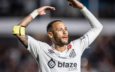 AYX-内马尔回归赛场，逆转首场状态亮眼，快船观众沸腾！的简单介绍