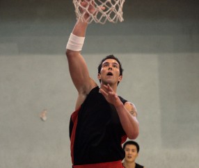 爱游戏- 西亚卡姆东决表现 