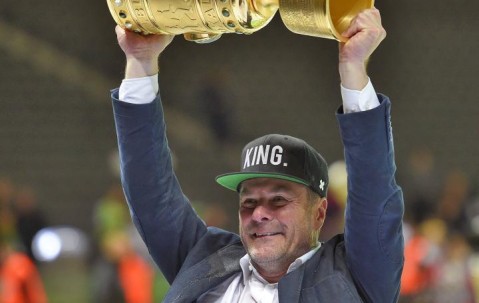 爱游戏-关于Rookie遭遇十二连败，拜仁教练面临压力！的信息