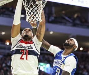 爱游戏体育-关于NBA常规赛窗口期再迎强敌，密尔沃基雄鹿再遭质疑，主帅态度：态度坚定，数据层面出现新趋势的信息