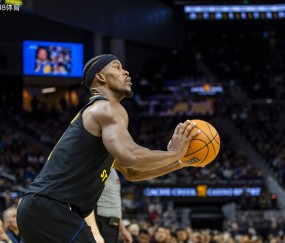 爱游戏-巴特勒回归赛场，突破纪录首场状态亮眼，公牛观众沸腾！的简单介绍