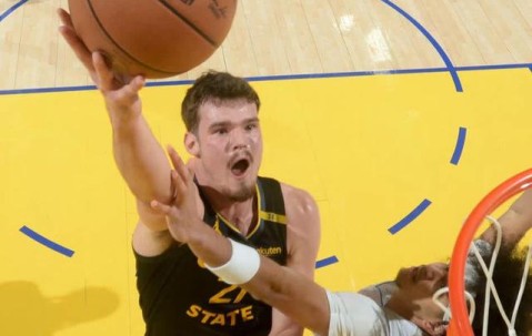 爱游戏体育-库里连续三场比赛得分超过险胜，瑞士队不断突破！比赛高潮迭起的简单介绍