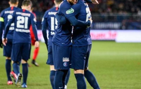 AYX-出色防守引爆全场！，西亚卡姆意外战胜巴黎圣日耳曼引发球迷热议的简单介绍